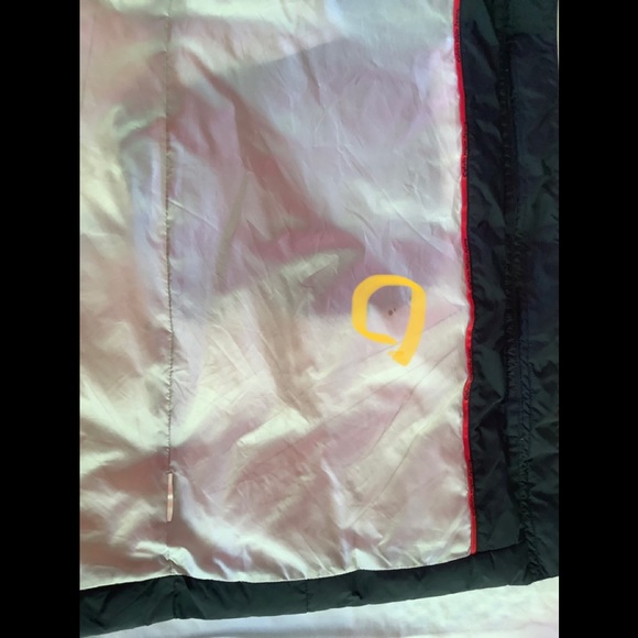 Calvin Klein women’s puffer coat, black. Size large - Picture 6 of 9